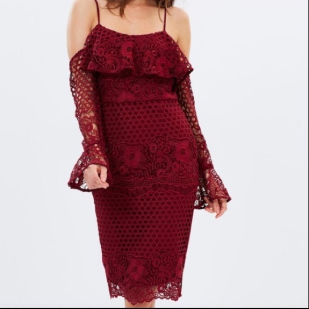 Ministry of Style Momentum Cold Shoulder Dress